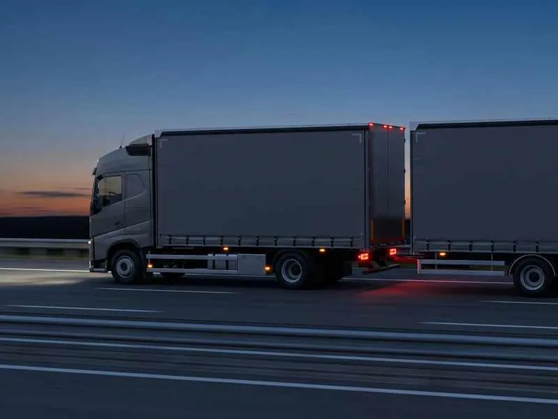 Фура Jumbo Logistics на европейской трассе